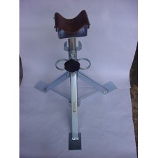 Apoio para casco e membros no pedestal